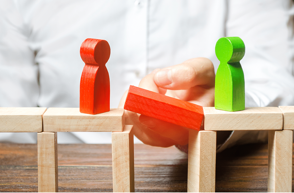 A man makes contact between people opponents  Arbitrator and mediator  Build bridges, seek a compromise in disputes and reconciliation of conflicts  Networking in business  Negotiation platform